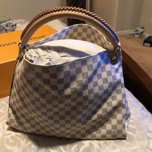 Louis Vuitton Artsy MM